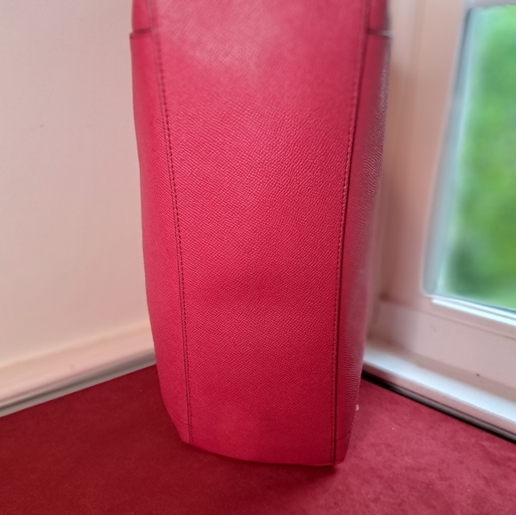 Coach Ava Pink Leather with Gold Chains Shoulder Bag Great Condition Like NEW 🥰 - Picture 6 of 9